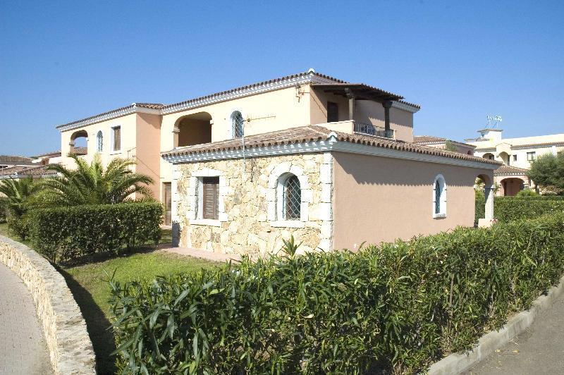 Residence Stella Marina San Teodoro  Buitenkant foto