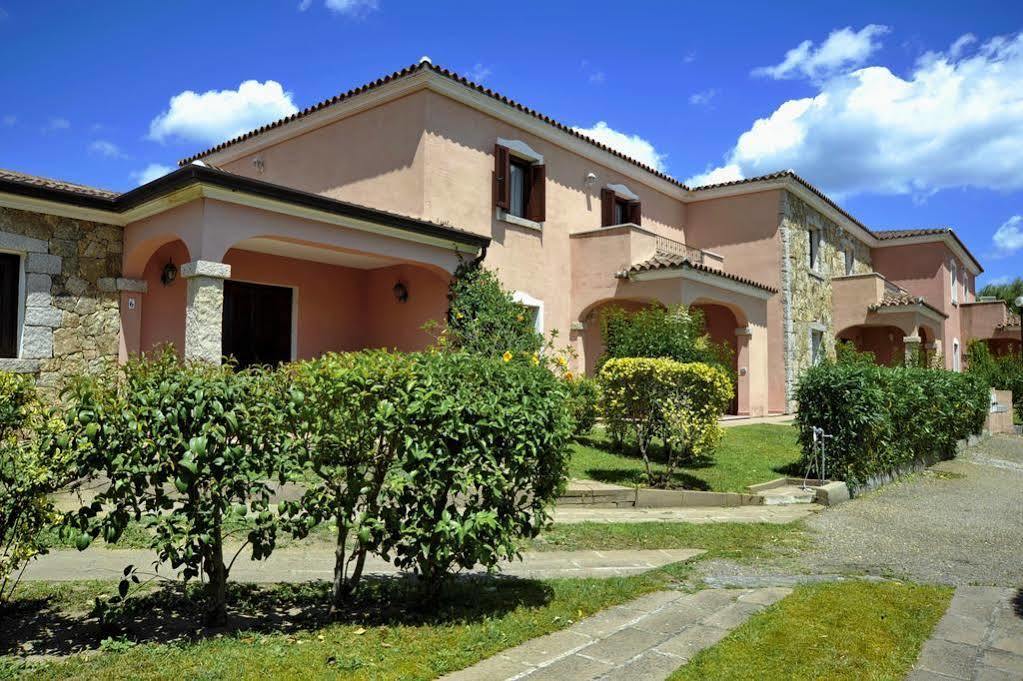 Residence Stella Marina San Teodoro  Buitenkant foto